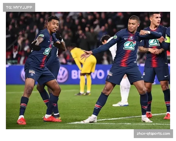 法甲赛场：巴黎4-0大胜，恩里克“伪九”实验成功，姆巴佩风格再适配